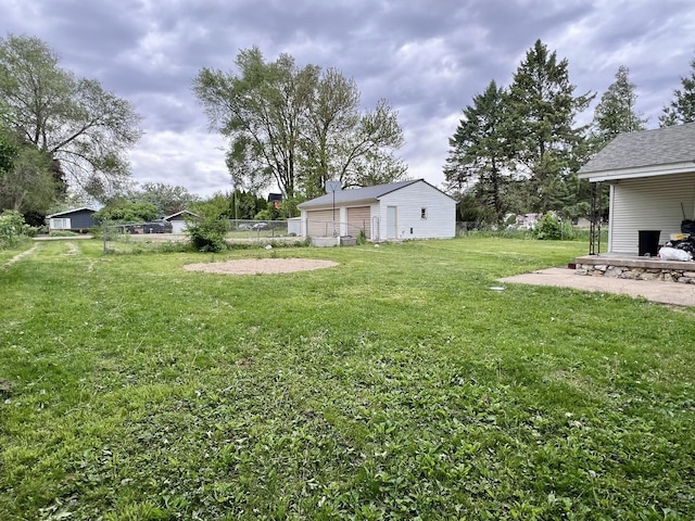 2215 Deets Rd, Sterling, IL 61081 - view of yard