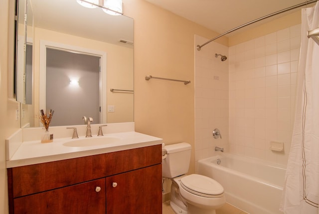 565 W Quincy St Unit 510, Chicago, IL 60661 - full bathroom with shower / bath combo with shower curtain, toilet, vanity, and visible vents