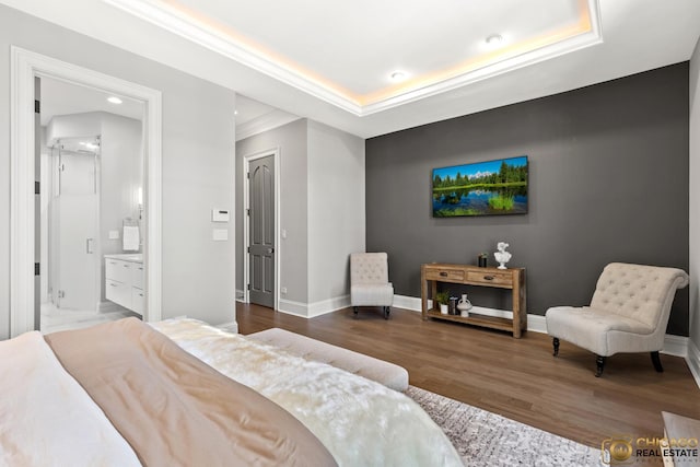 816 W Lill Ave, Chicago, IL 60614 - bedroom with baseboards, wood finished floors, recessed lighting, crown molding, and connected bathroom