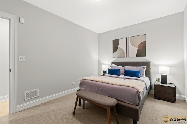 816 W Lill Ave, Chicago, IL 60614 - carpeted bedroom with baseboards