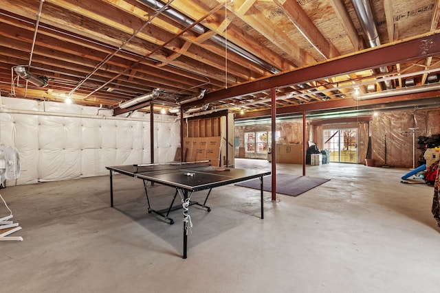 1289 Mallard Ln, Hoffman Estates, IL 60192 - playroom featuring concrete flooring