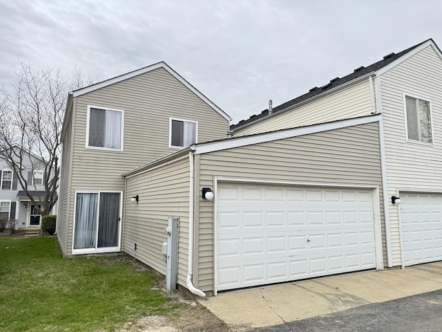 924 Symphony Dr Unit 7036, Aurora, IL 60504 - back of house featuring a yard