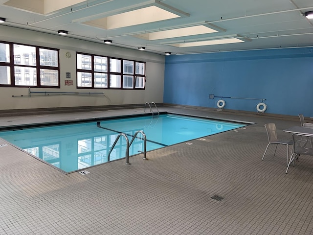 200 N Dearborn St Unit 2406, Chicago, IL 60601 - view of indoor community pool