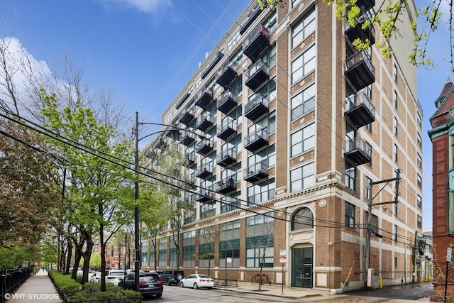 221 E Cullerton St Unit 517, Chicago, IL 60616 - photo 1