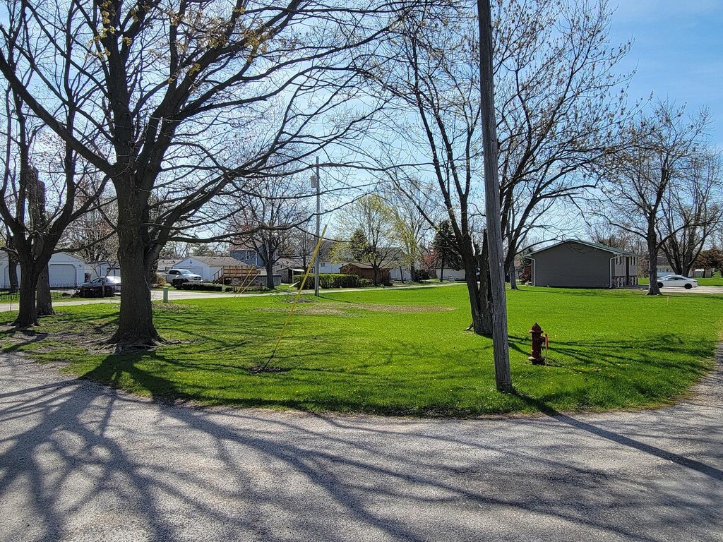 829 Lincoln St, Minonk, IL 61760 - photo 1