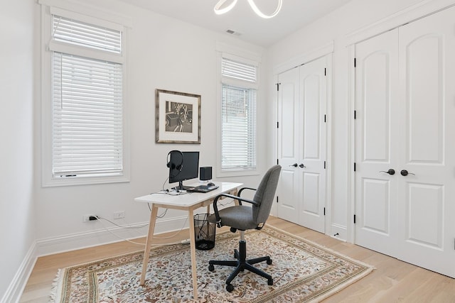 1431 N Mohawk St, Chicago, IL 60610 - office with light wood finished floors and baseboards