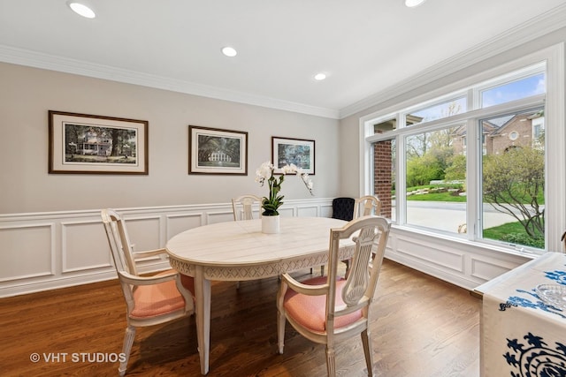 21819 W Riviera Ct, Mundelein, IL 60060 - dining area featuring a wealth of natural light, ornamental molding, a decorative wall, and recessed lighting