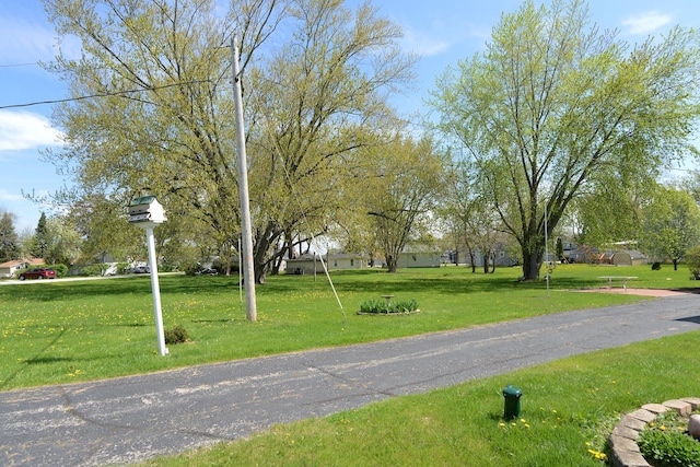 2816 Stilling Blvd, Mchenry, IL 60050 - view of property's community featuring a lawn