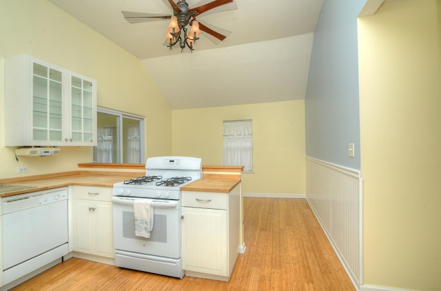 2816 Stilling Blvd, Mchenry, IL 60050 - kitchen featuring white appliances, a peninsula, ceiling fan, light wood-type flooring, and lofted ceiling