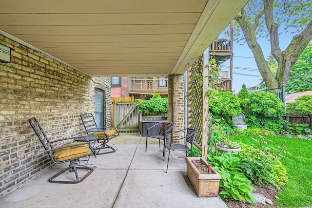 1331 W Greenleaf Ave Unit 2, Chicago, IL 60626 - fenced backyard with a patio area