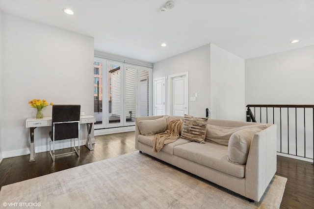 29 N Morgan St Unit Ph, Chicago, IL 60607 - living area featuring wood finished floors, recessed lighting, and baseboards