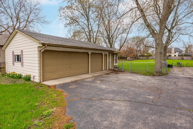 view of detached garage