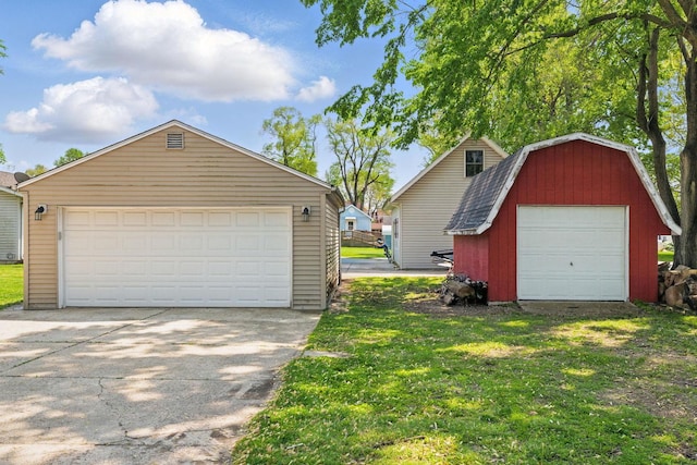 view of detached garage