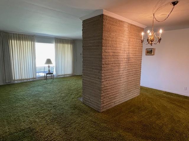unfurnished room featuring carpet floors and a chandelier