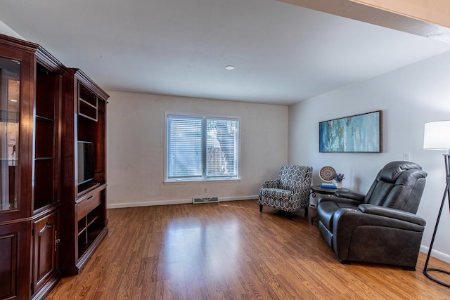 854 Kings Cv, Princeton, IL 61356 - living area with wood finished floors and baseboards