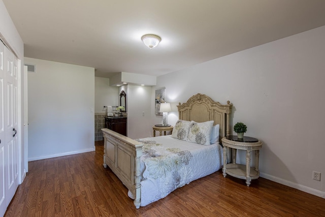 854 Kings Cv, Princeton, IL 61356 - bedroom featuring wood finished floors and baseboards