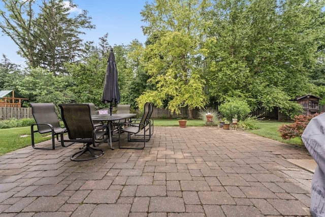 860 Kenton Rd, Deerfield, IL 60015 - fenced backyard with a patio area and outdoor dining space