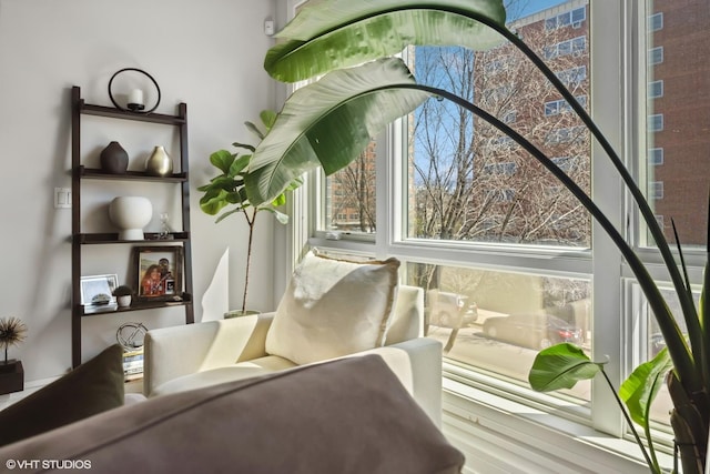 1448 W Chestnut St Unit 2, Chicago, IL 60642 - view of sitting room