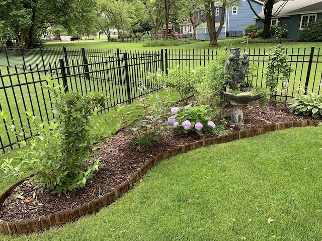 1616 Albermarle Ct, Naperville, IL 60563 - view of yard with fence