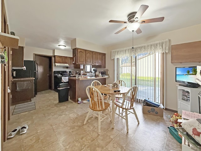 dining room featuring a ceiling fan