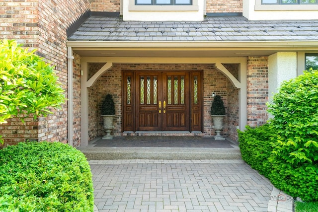 1330 Kurtis Ln, Lake Forest, IL 60045 - property entrance featuring brick siding and stucco siding