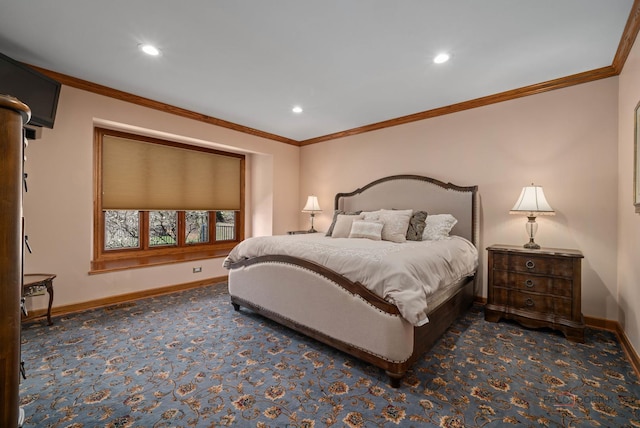 1330 Kurtis Ln, Lake Forest, IL 60045 - carpeted bedroom featuring baseboards, recessed lighting, and ornamental molding
