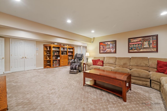 1330 Kurtis Ln, Lake Forest, IL 60045 - carpeted living area with recessed lighting and baseboards