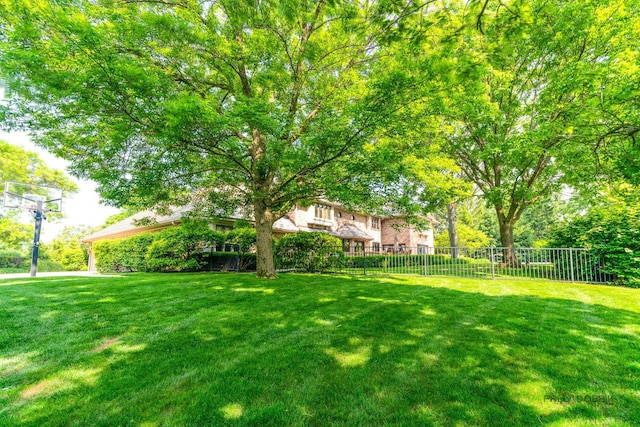 1330 Kurtis Ln, Lake Forest, IL 60045 - view of yard