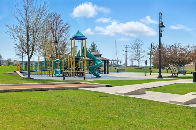 412 Towne Center Blvd, Shorewood, IL 60404 - community jungle gym featuring a lawn