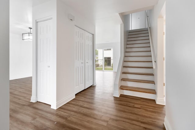 1062 Matfield Ct Unit 1062, Schaumburg, IL 60193 - stairway featuring wood finished floors and baseboards