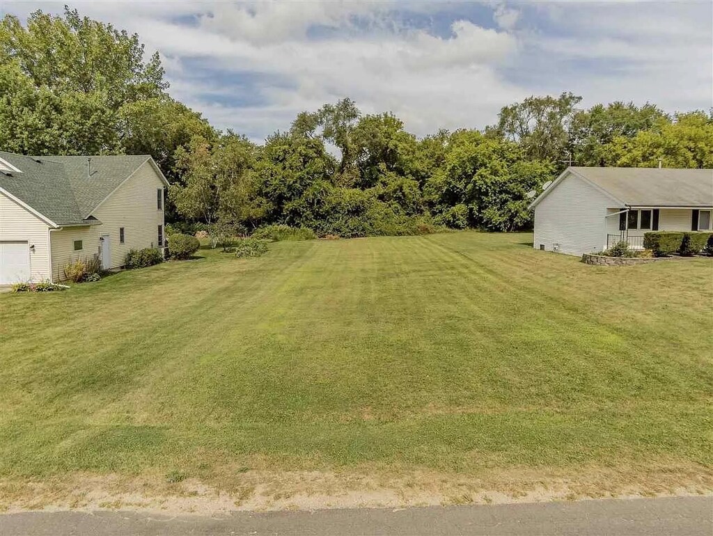 112 Staffordshire Dr, Poplar Grove, IL 61065 - photo 1