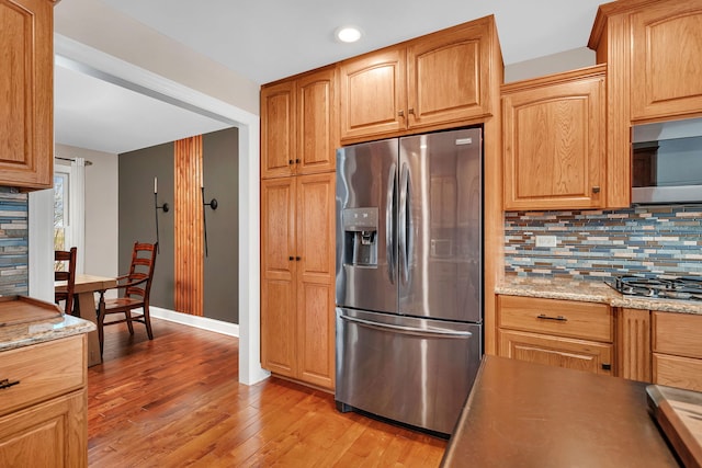 5255 Crescent Green Ct, Morris, IL 60450 - kitchen featuring decorative backsplash, light wood-type flooring, stainless steel appliances, baseboards, and recessed lighting