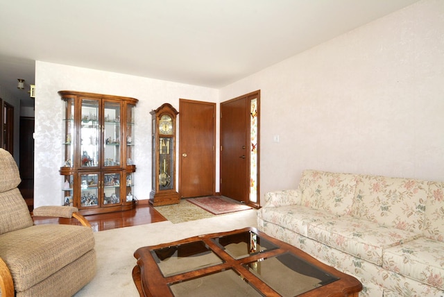 living room with carpet flooring