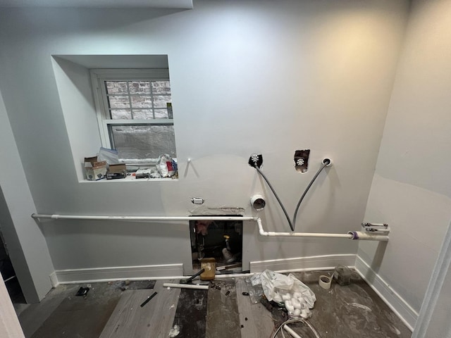 3039 W Flournoy St, Chicago, IL 60612 - laundry area featuring baseboards and laundry area