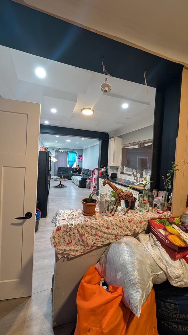 3039 W Flournoy St, Chicago, IL 60612 - interior space with light wood finished floors