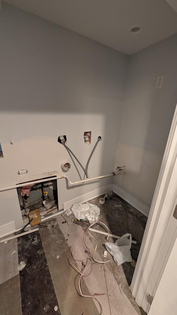 3039 W Flournoy St, Chicago, IL 60612 - view of bathroom