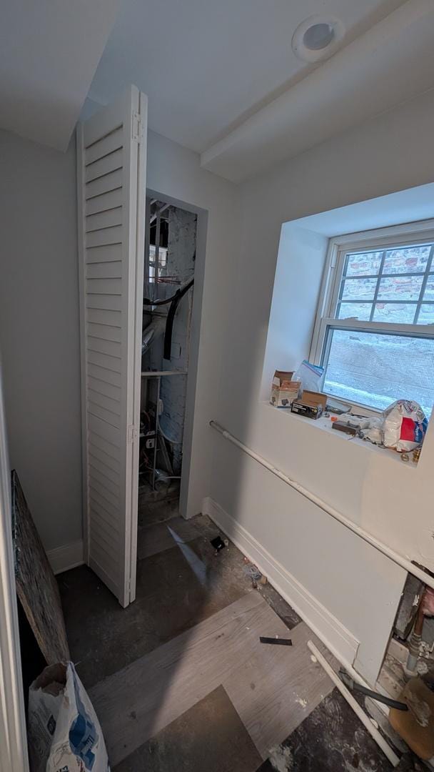 3039 W Flournoy St, Chicago, IL 60612 - bathroom with baseboards