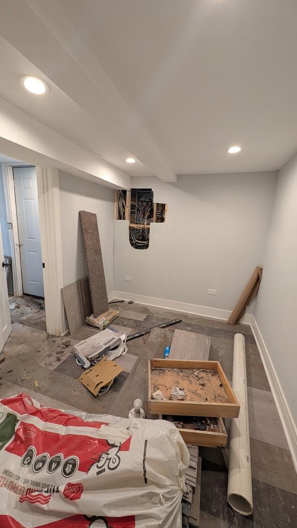 3039 W Flournoy St, Chicago, IL 60612 - interior space with recessed lighting and baseboards
