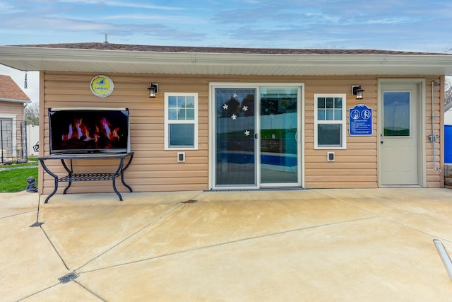 554 Fairway Dr, El Paso, IL 61738 - back of house with a patio