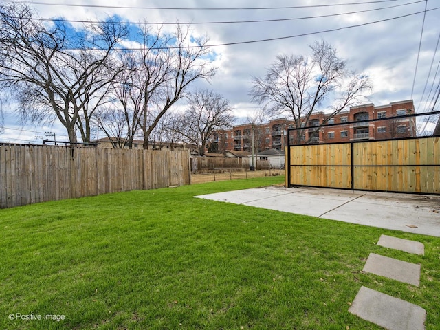 view of yard featuring fence