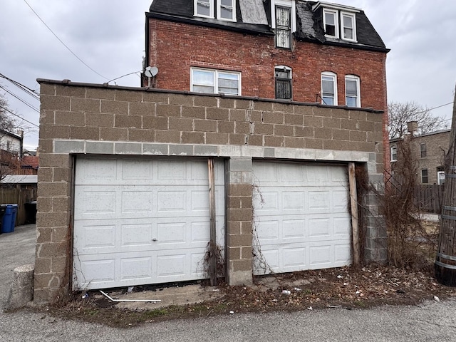 645 E 113th St, Chicago, IL 60628 - view of garage