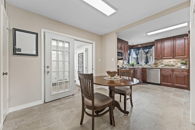 439 N Highview Ave, Elmhurst, IL 60126 - dining space with baseboards