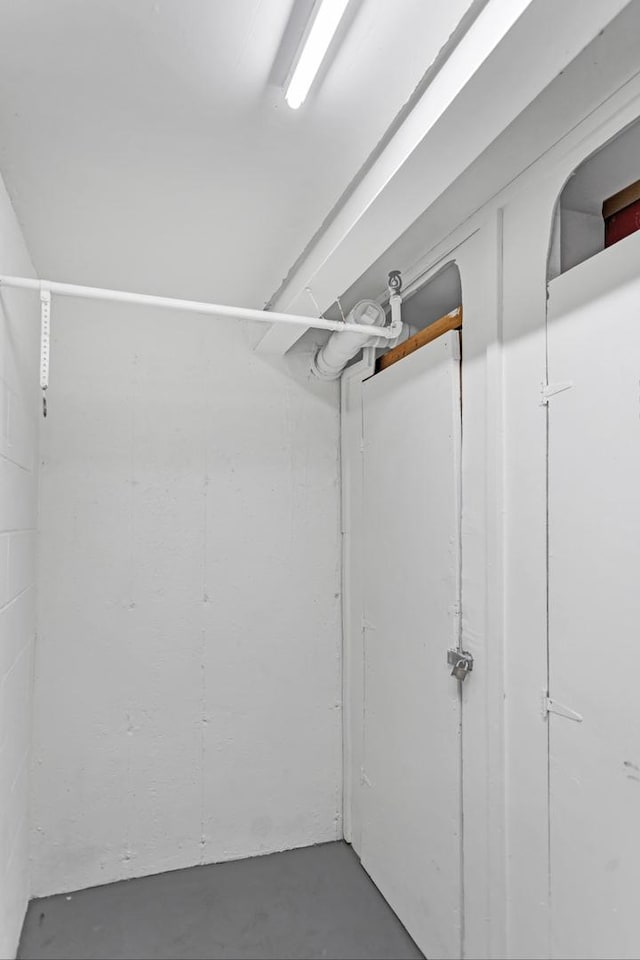 680 Marilyn Ave Unit 201, Glendale Heights, IL 60139 - view of walk in closet