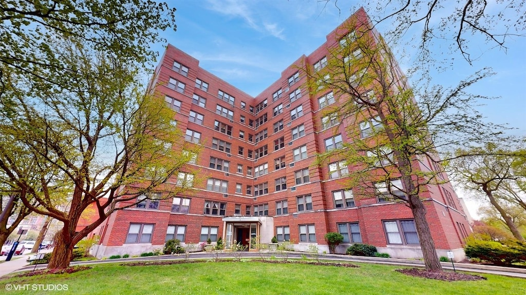 1585 Ridge Ave Unit 706, Evanston, IL 60201 - photo 1