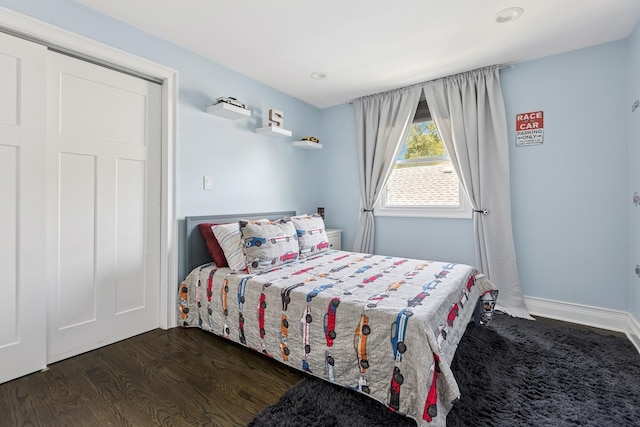4825 W Ainslie St, Chicago, IL 60630 - bedroom with wood finished floors and recessed lighting