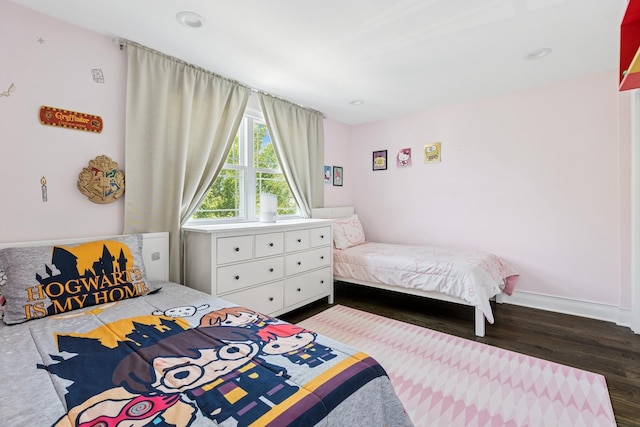 4825 W Ainslie St, Chicago, IL 60630 - bedroom with wood finished floors and baseboards