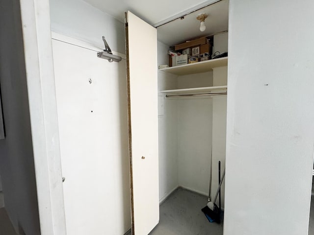 6301 N Sheridan Rd Unit 6D, Chicago, IL 60660 - view of closet