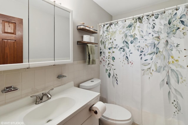 210 Walnut Ln, Elk Grove Village, IL 60007 - bathroom featuring vanity, curtained shower, toilet, and tile walls