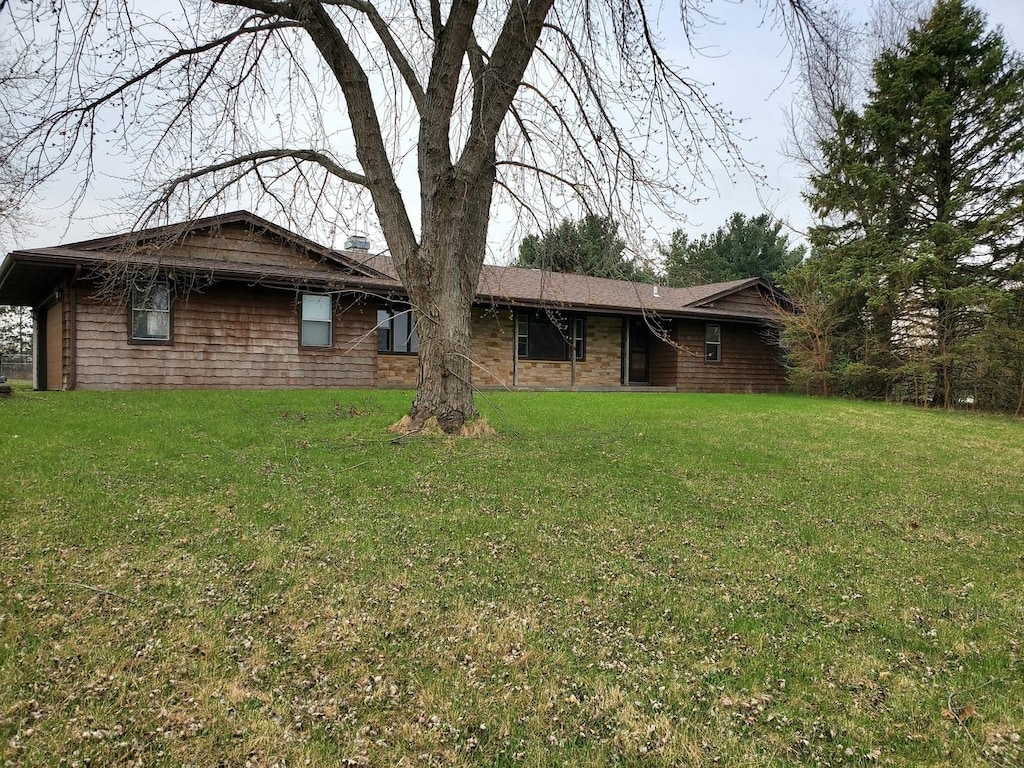 6720 Latham Rd, Rockford, IL 61101 - photo 1