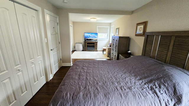 959 E 166th St, South Holland, IL 60473 - bedroom featuring wood finished floors